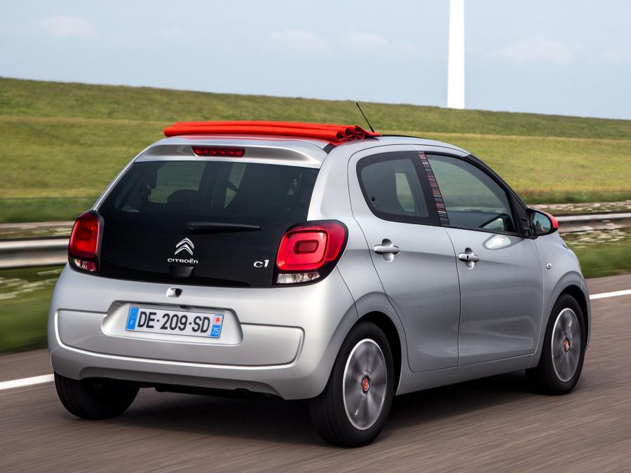  Citroen C1 Airscape 5-Door 2014 года  (фото 13 из 24)